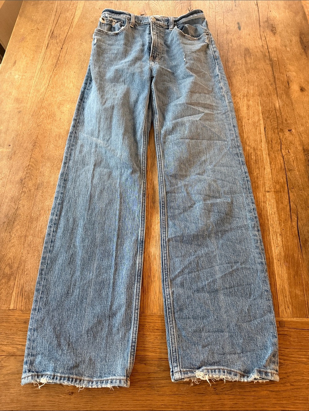 Abercrombie & Fitch The 90s relaxed Jean High Rise size 27 / 4